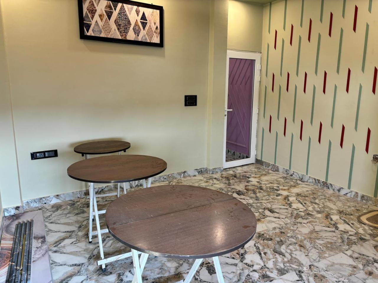 Holy City Inn Varanasi Exterior foto